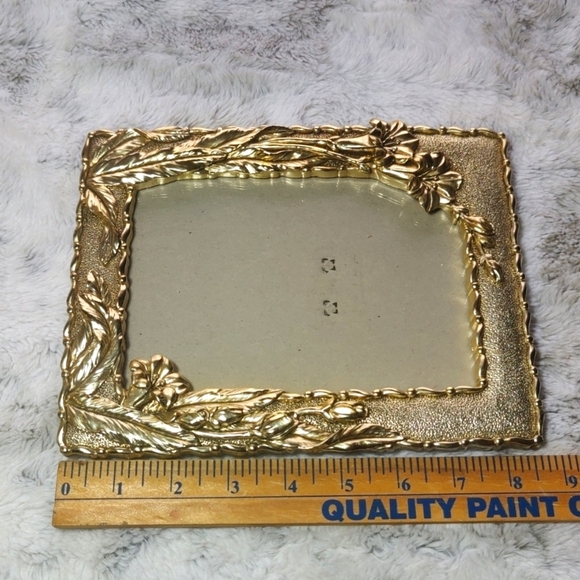 Gold Toned Textured Floral Rectangular Picture Frame - Picture 11 of 13